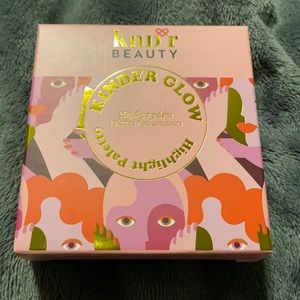 💄BOGO FREE💄 KNDR Beauty Highlighting Palette